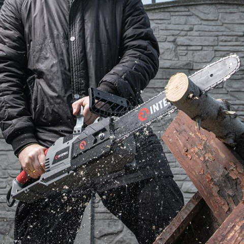 Купити Пила ланцюгова електрична 2400 Вт, шина 40 см, плавний пуск, прямий двигун