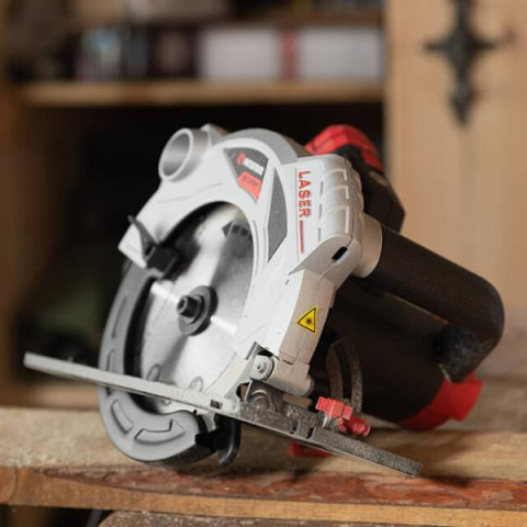 Купити Пила дискова 2000 Вт, 5000 об/хв., кут - 90°-45°, глибина розпилювання - 85-56 мм, диск - 235*30 мм,