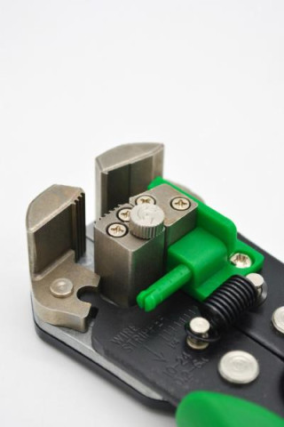 Купить Кліщі для обтискача клем і зняття ізоляції посилені TOPTUL DKAA2226