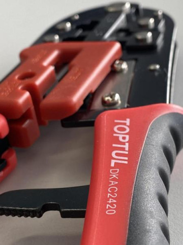 Купити Кліщі для обтиску і зачистки проводів (RJ11/RJ12/RJ45) трещоточные TOPTUL DKAC2420