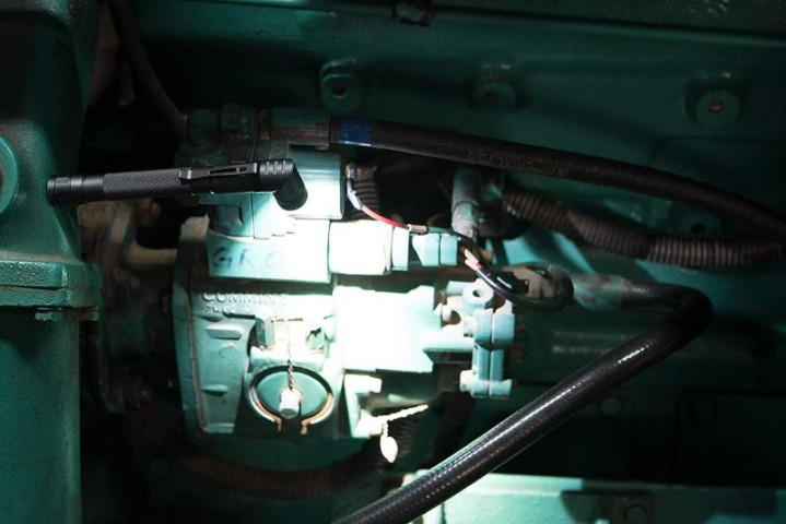 Купити Ручний світлодіодний ліхтарик з магнітом LED-160, 150 люмен