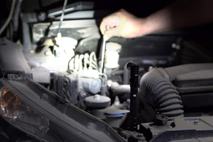 Купити Ручний світлодіодний ліхтарик з магнітом LED-160, 150 люмен