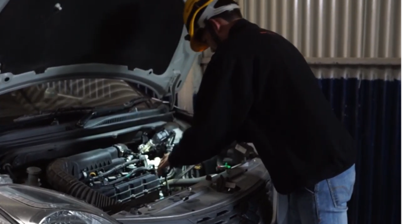 Купити Акумуляторний налобний ліхтар LED-240 з магнітом, 7W LED, 130 люмен