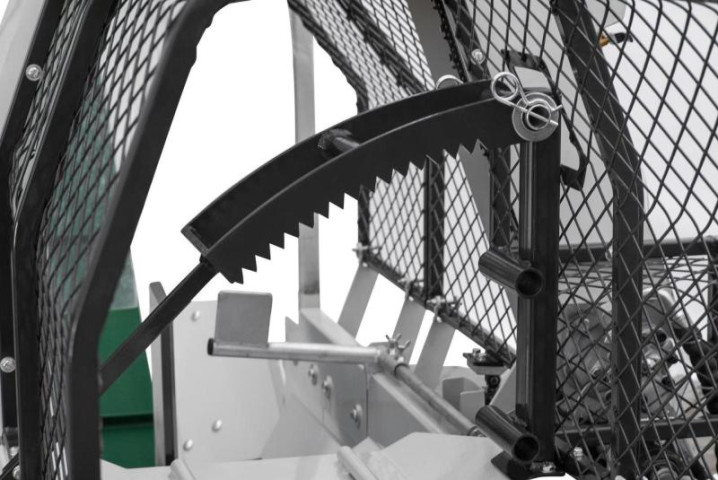 Купити Напівавтоматична машина для різання і розколу дров Lumag SSA 500G