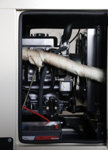 Купити Дизельный генератор UNIVERSAL UND-YD 22 KVA