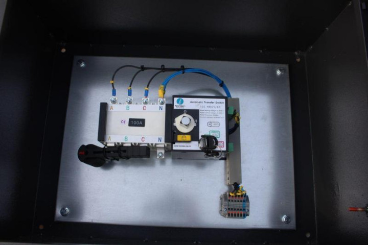 Купити Дизельный генератор UNIVERSAL UND-BD 44 KVA