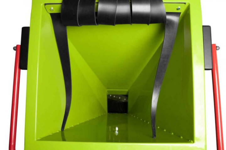 Купить Садовый измельчитель Zipper ZI-HAEK15000