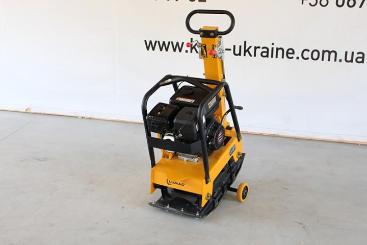 Купити Бензиновая реверсивная виброплита Lumag RP160HPC (30,5кН)
