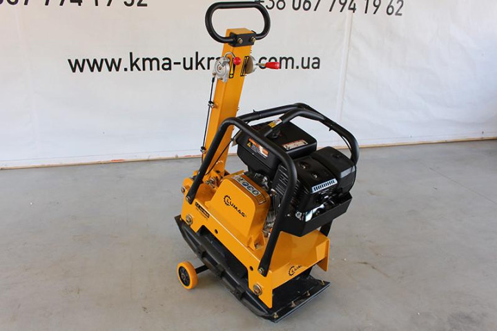 Купити Бензиновая реверсивная виброплита Lumag RP160HPC (30,5кН)
