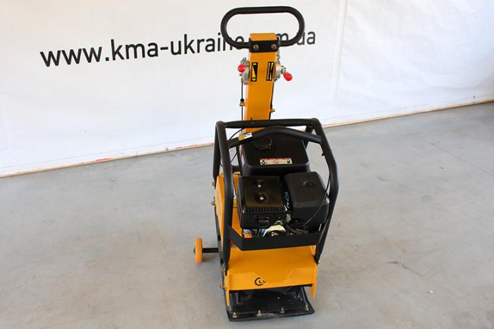 Купити Бензиновая реверсивная виброплита Lumag RP160HPC (30,5кН)