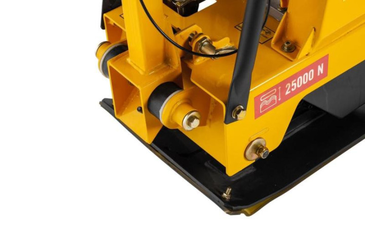 Купити Бензиновая реверсивная виброплита Lumag RP130HPC (25кН)