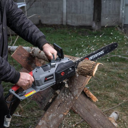 Купить Пила ланцюгова електрична 2400 Вт, шина 40 см, плавний пуск, прямий двигун