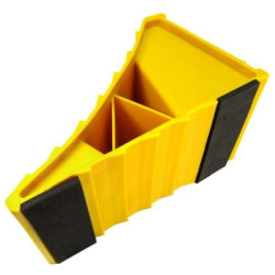 Купити Упор під колесо ST-002 (210x120x195мм) пластик