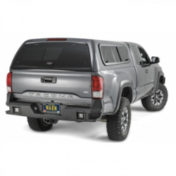 Купити Бампер WARN задній Toyota Tacoma 20016-17 з місцем під ПТФ
