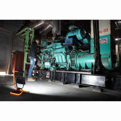 Купити Світлодіодний прожектор на підставці LED-602, 28 SMD, 2100 люмен