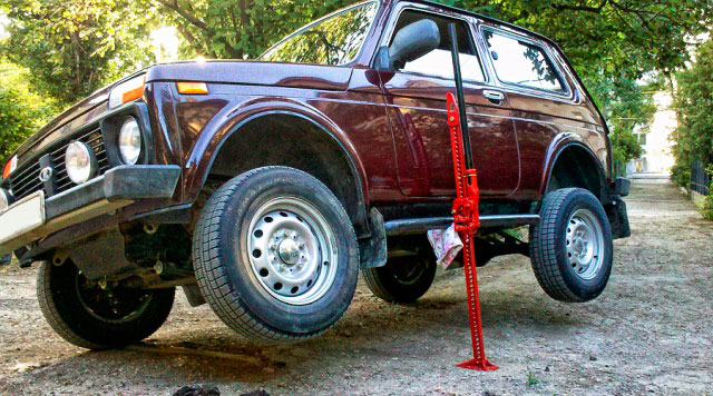 Использование домкрата хай-джек Картинка реечного домкрата хай джек