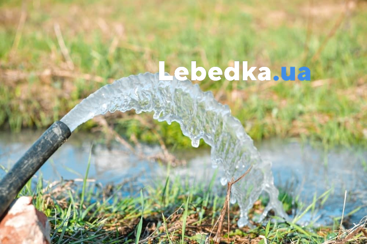 Як підняти воду на висоту без насоса: автономні рішення для дому та агробізнесу