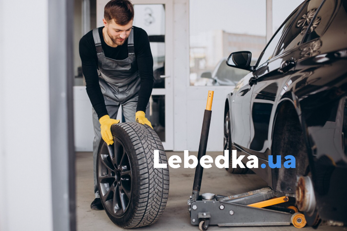 Как безопасно поднять авто домкратом: полная инструкция для водителя